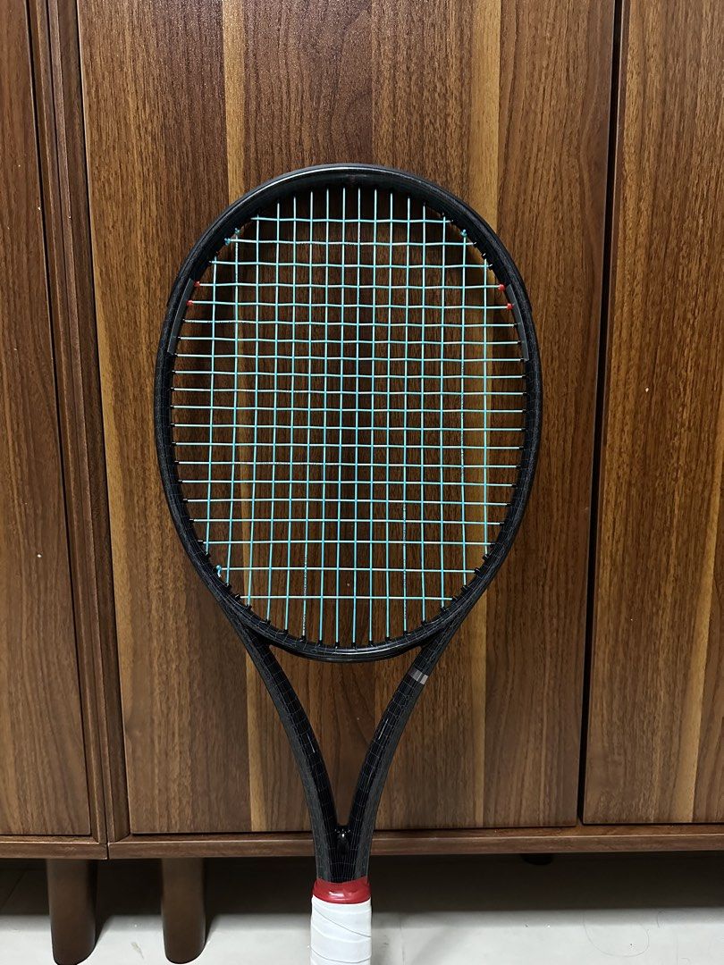 Wilson Python 98 prototype 16x20 L4 （分類：運動與體育 - 球拍和球類運動）位於 Hong Kong。 由 caydenng96 提交（商品編號 1466912346，圖片 2）。簡介： Prostock!!! Used 4hrs only Just minor scratches on head Unstrung 296g Swingweight 284g Balance 312mm Full bed mach-10 52/50 lbs。