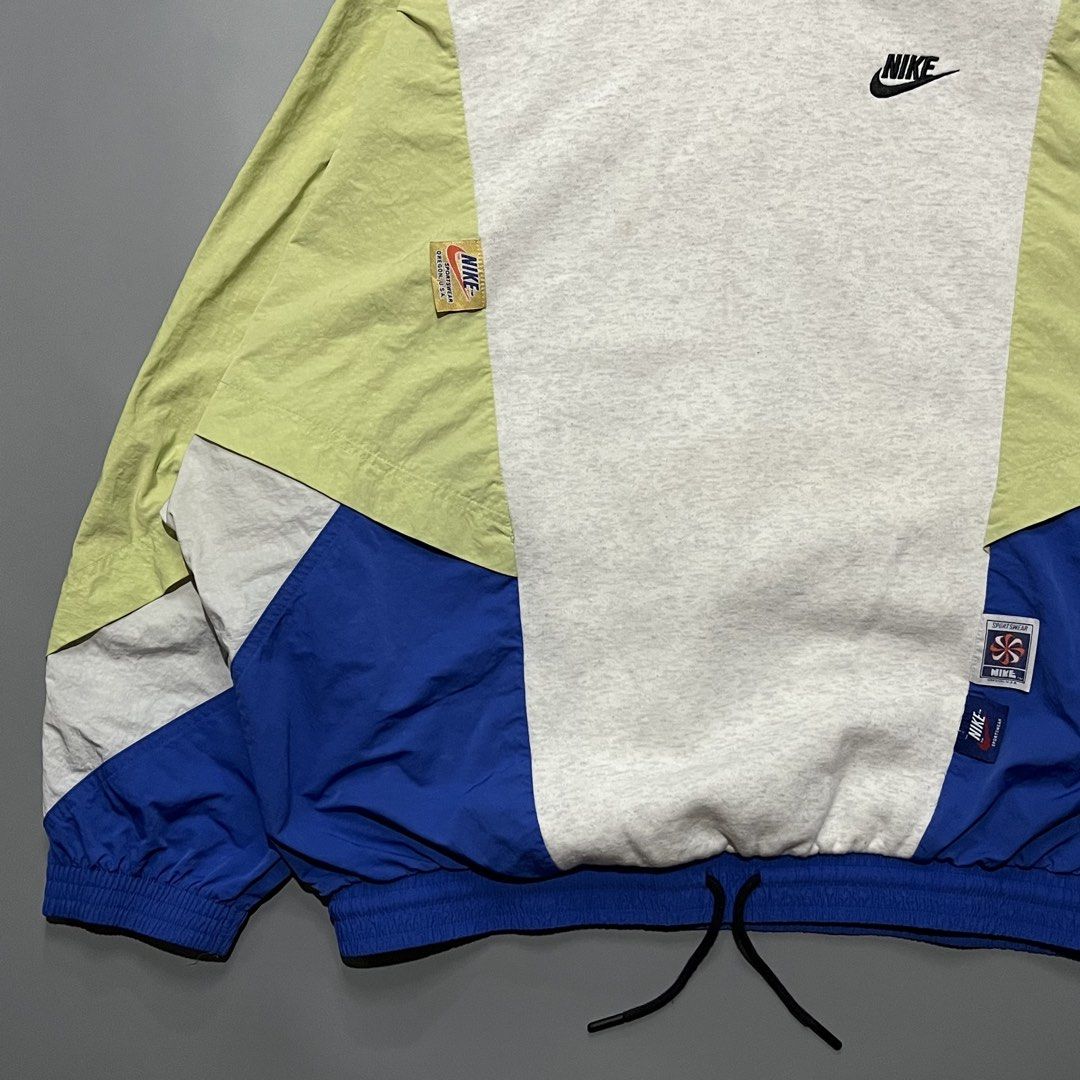 Wmns Nike Icon Clash Pullover Hoodie — Large on tag (Category: Coats, Jackets and Outerwear) located in Las Pinas. Submitted by r4nd0m.thr1ft (Listing ID 1466897188, Image 3). Description: Wmns Nike Icon Clash Pullover Hoodie — Large on tag 28 width x 26 length Excellent condition, no issue Price: 900+sf All items are thrifted/pre-loved, so please manage your expectations 🙇🏻 Color may vary due to lighting 📸 Las Piñas location 📍.