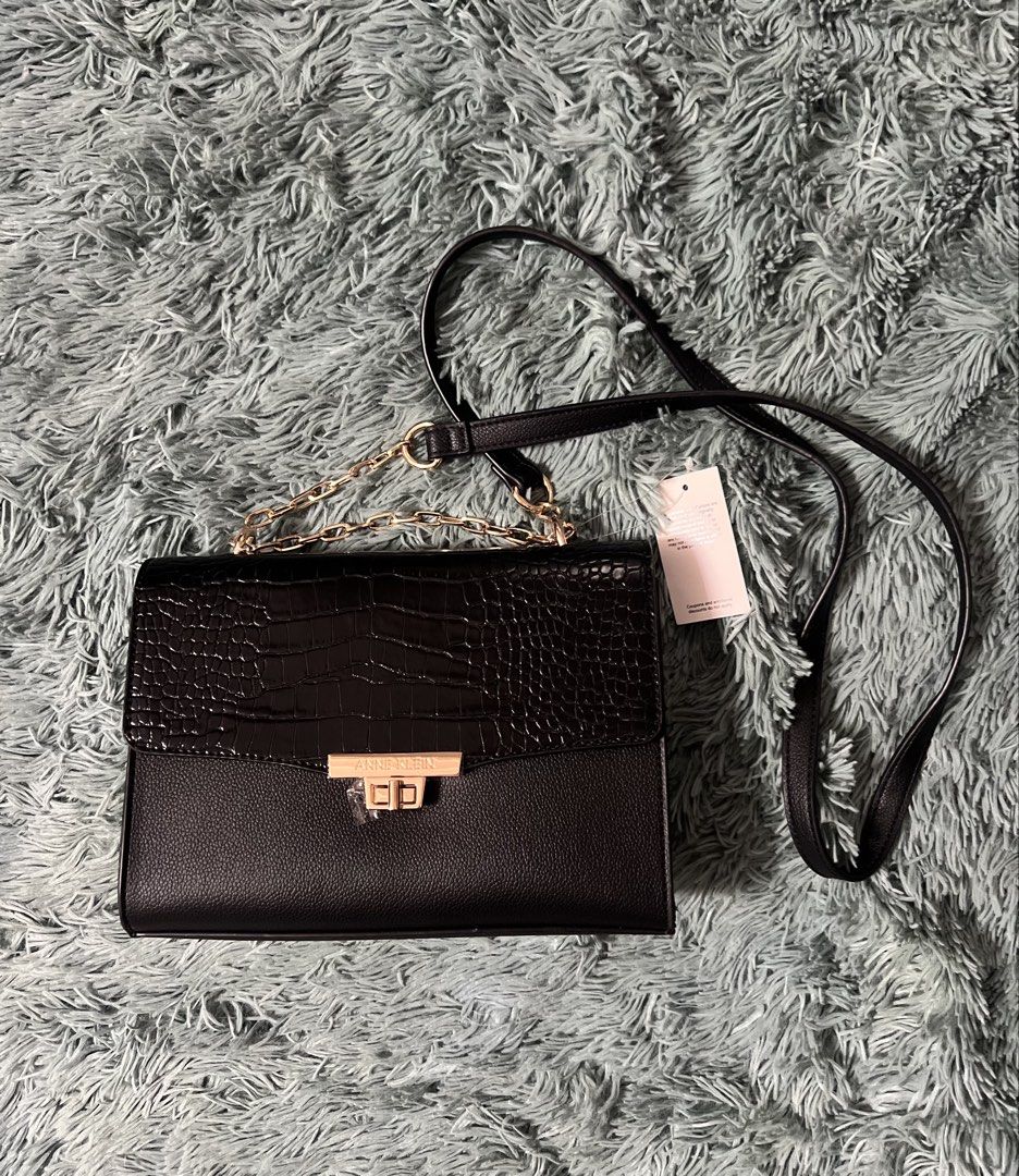 Women's bags (Category: Cross-body Bags) located in Marikina City. Submitted by lesliesomigao (Listing ID 1466866447, Image 2). Description: •Brand new with tags •Purchased in 🇺🇸 •100% Satisfaction Guaranteed or your money back.