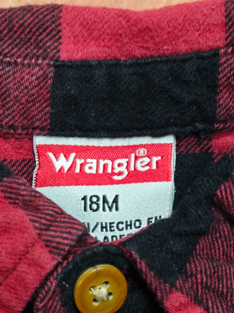 WRANGLER INFANT SET (Category: Babies & Kids Fashion) located in Imus. Submitted by eykc01 (Listing ID 1466913603, Image 2). Description: EXCELLENT-LIKE NEW 18M.