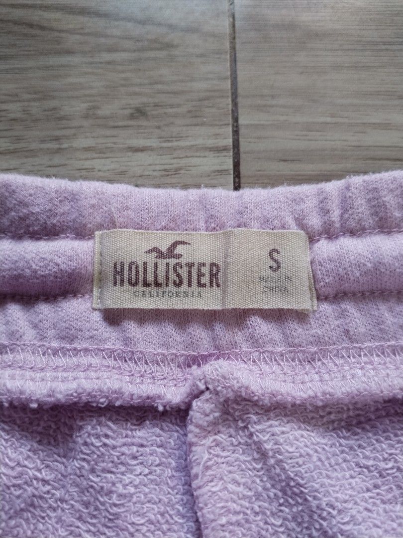 Wts! Hollister (Category: Shorts) located in Manila. Submitted by flyuhhh_hhz (Listing ID 1466865729, Image 2). Description: INCH? Hollister Sweat shorts pink HCO 1922.