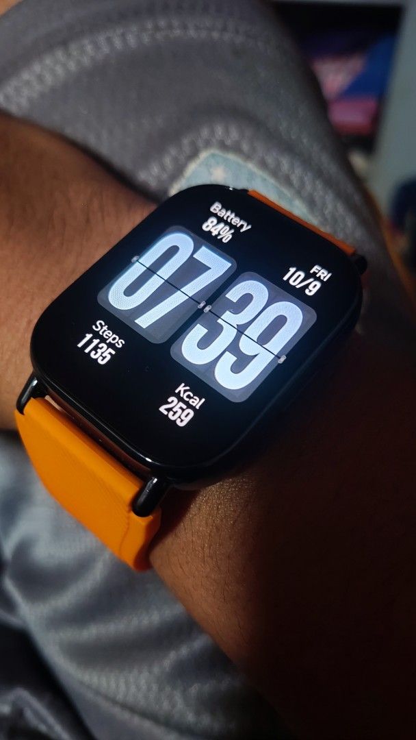 Xiaomi Redmi Watch 5 Lite (Category: Wearables & Smart Watches) located in Bacolod City. Submitted by wayfarer_strider (Listing ID 1466774451, Image 2). Description: Title: 🔥 Xiaomi Redmi Watch 5 Lite – 8 Days Old! Bold Orange, Original Strap, Free Shipping 🔥 Description: Practically brand new and barely used — this Redmi Watch 5 Lite has only been with me for 8 days. Excellent, lightly used condition and ready for its new owner. Why it’s a sma