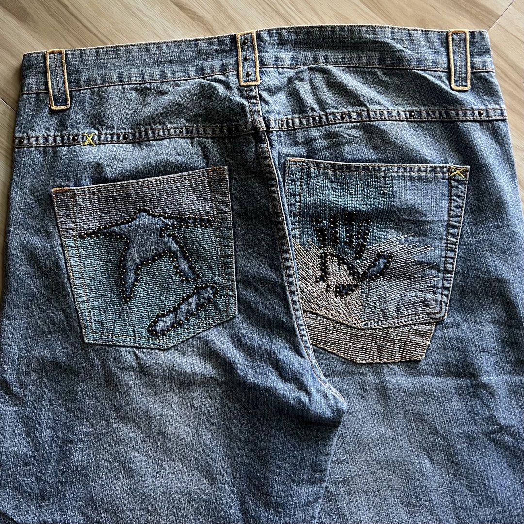 Y2K / Skate Embroidered Denim Jorts (Category: Shorts) located in Kidapawan. Submitted by reborngarments_2k25 (Listing ID 1466873019, Image 2). Description: Condition: Excellent: 9/10 Color Rate: 9/10 Waist x Length x Leg Opening: 38x27x13 No Issue .