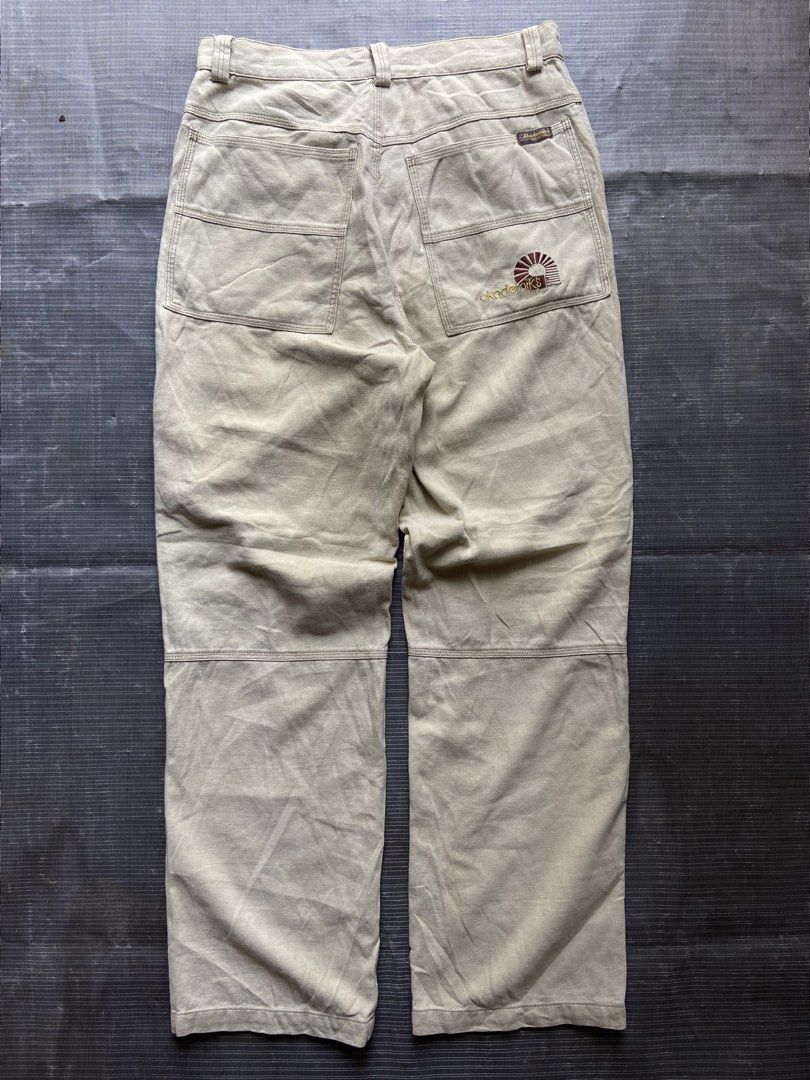 Y2k Akademiks Pants Khaki (Category: Trousers) located in Panabo. Submitted by thrifty.red (Listing ID 1466804157, Image 3). Description: 32 waist 40 length 9 opening Excellent Condition .