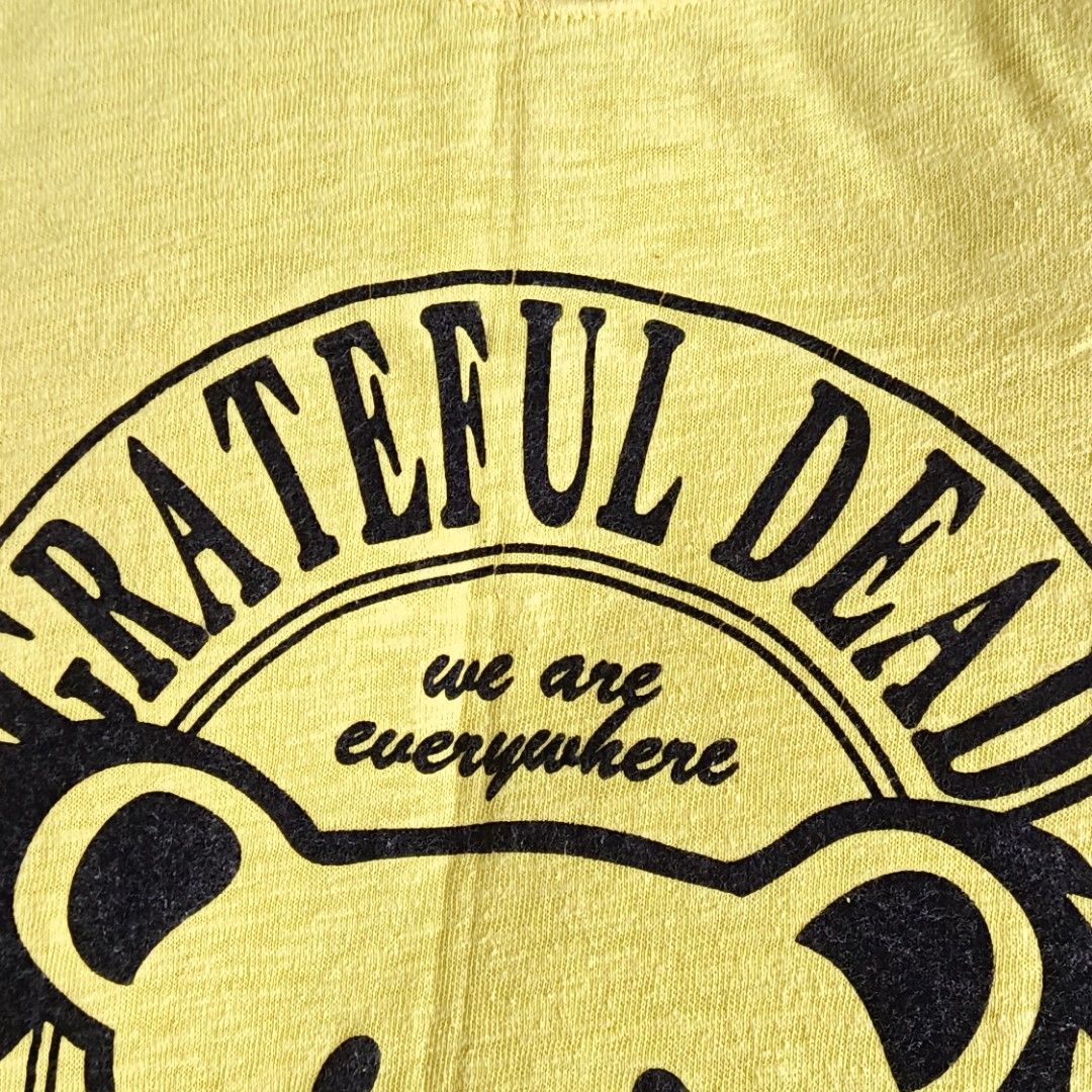 Y2k Grateful Dead Tee (Category: Shirts) located in Banaue. Submitted by radical.thrift (Listing ID 1466876850, Image 3). Description: Y2k Grateful Dead Tee medium women's (17W 26L) 9/10 condition & color rate issue: hairline cracked prints, minimal lints ₱350+sf.