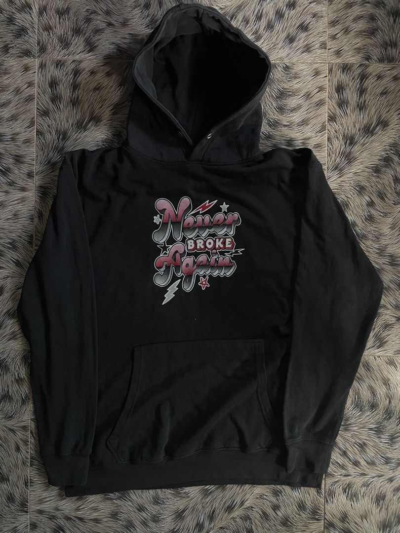 Y2K NBA “Never Broke Again” Graffiti Graphic Design (Category: Hoodies) located in Manila. Submitted by streetnattylituptown (Listing ID 1466793272, Image 3). Description: Y2K NBA “Never Broke Again” Graffiti Graphic Design -Rarely Seen -NBA YoungBoy -Good Condition Dimes: XL on Tag Length: 29 Width: 23.5 UNLI VC UNLI VOUCH CABUYAO LAGUNA DM IF INTERESTED.