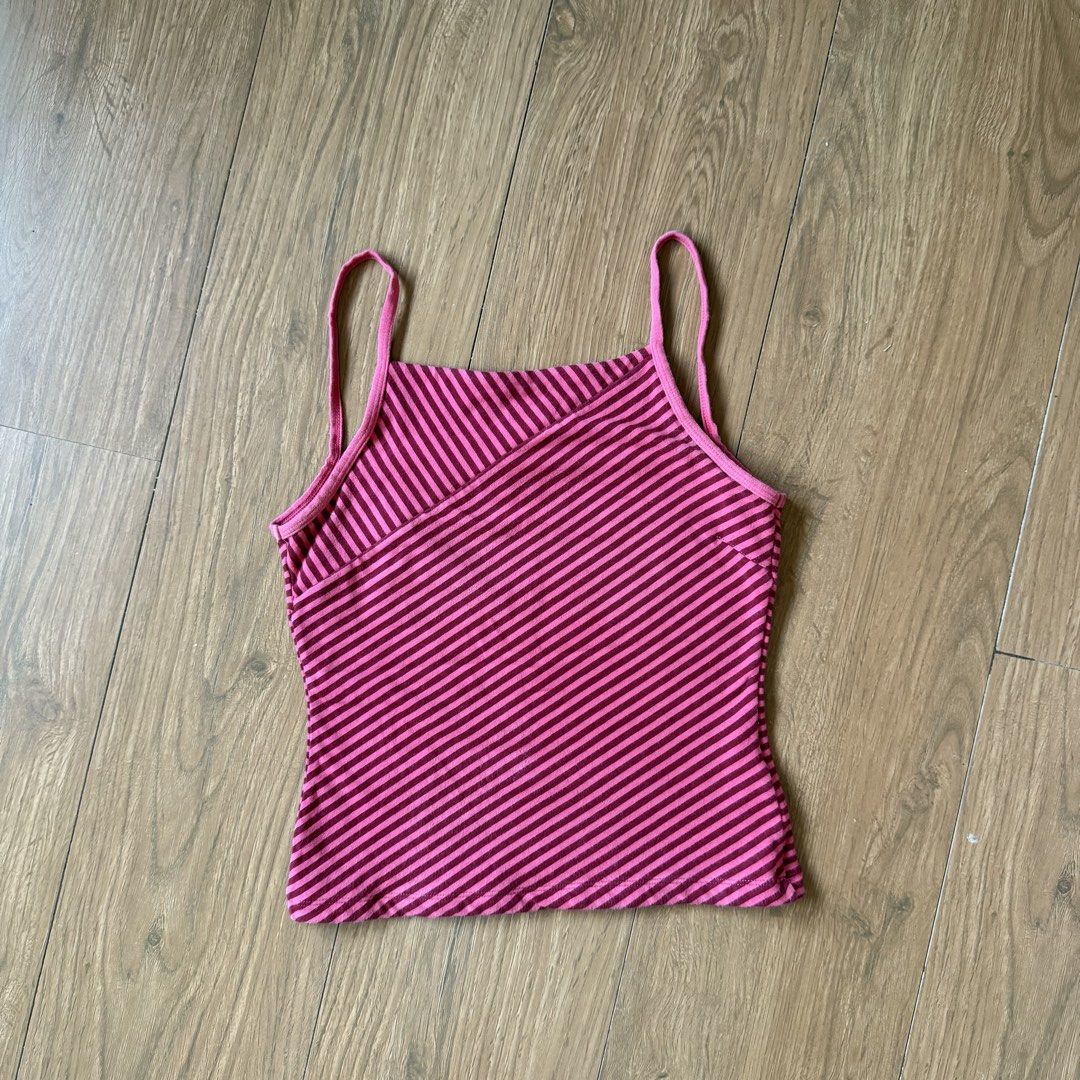 Y2K Nike Striped Activewear Cami Top (Category: Sleeveless) located in Angeles City. Submitted by sadgurlsneedmoney_ (Listing ID 1466944024, Image 2). Description: .