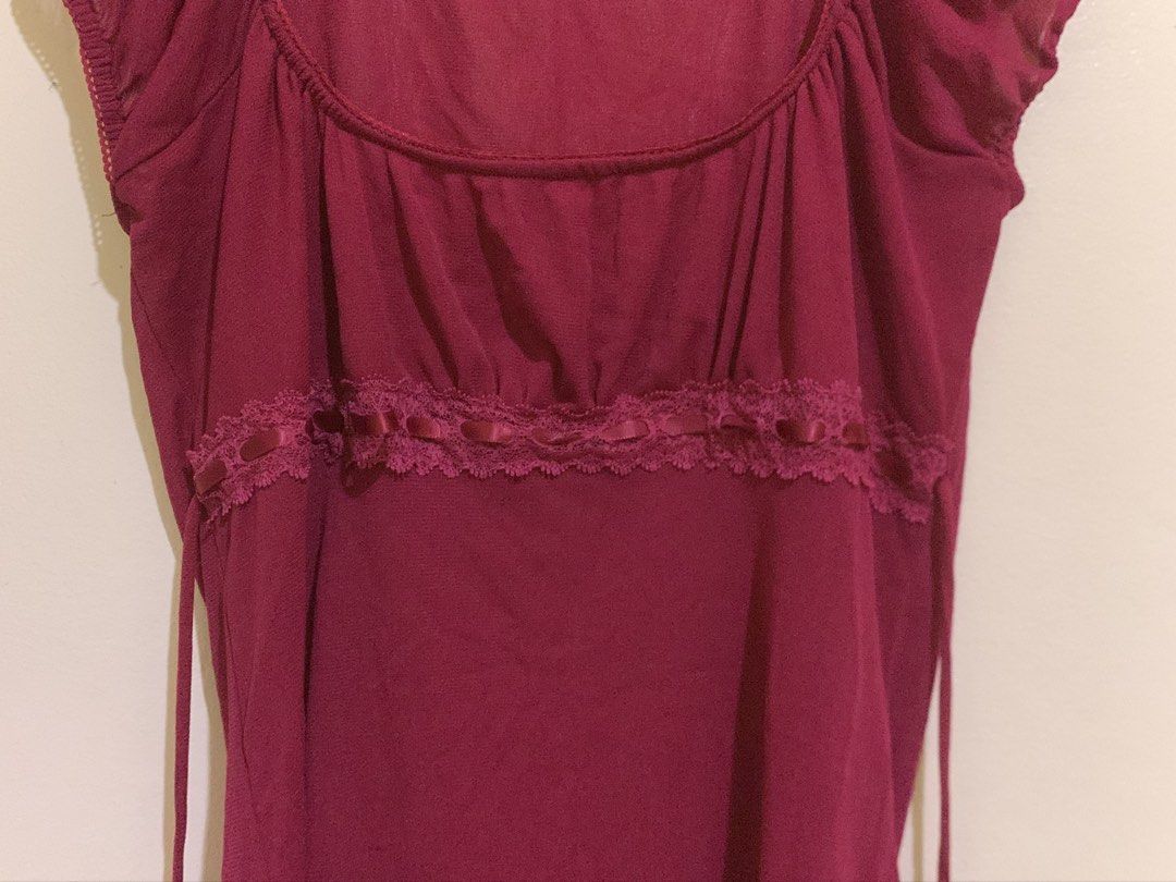 Y2k red baby doll top (Category: Blouses) located in Taguig. Submitted by liandeclutters (Listing ID 1466886432, Image 1). Description: barely used dahil na-bury sa closet : ) 📍Taguig City.