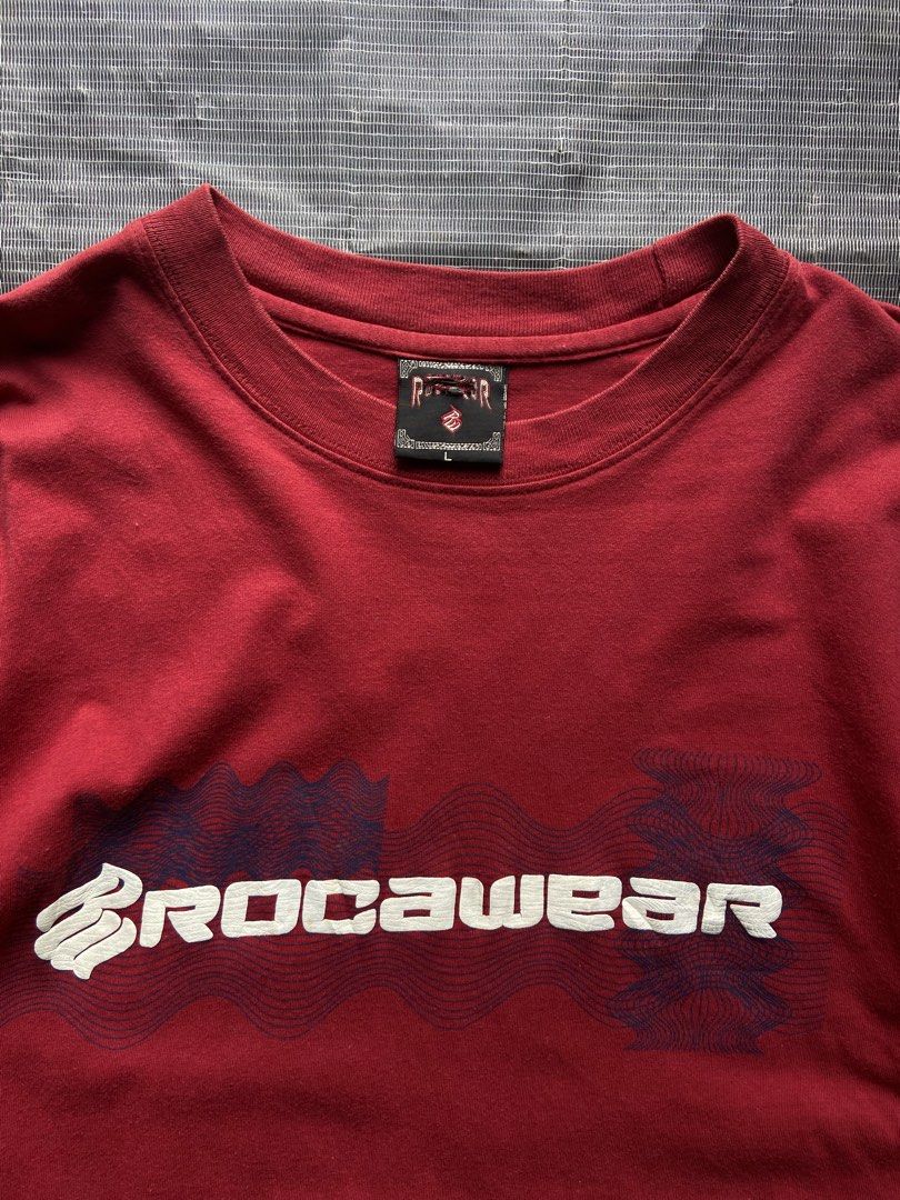 Y2k Rocawear Tee Vintage (Category: Tshirts & Polo Shirts ) located in Panabo. Submitted by thrifty.red (Listing ID 1466897609, Image 2). Description: width:20.5 length:28.5 Excellent Condition.