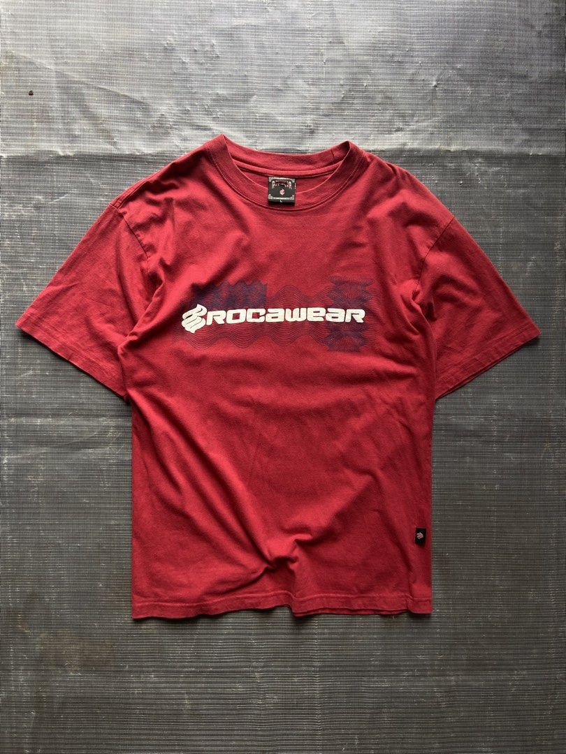 Y2k Rocawear Tee Vintage (Category: Tshirts & Polo Shirts ) located in Panabo. Submitted by thrifty.red (Listing ID 1466897609, Image 1). Description: width:20.5 length:28.5 Excellent Condition.