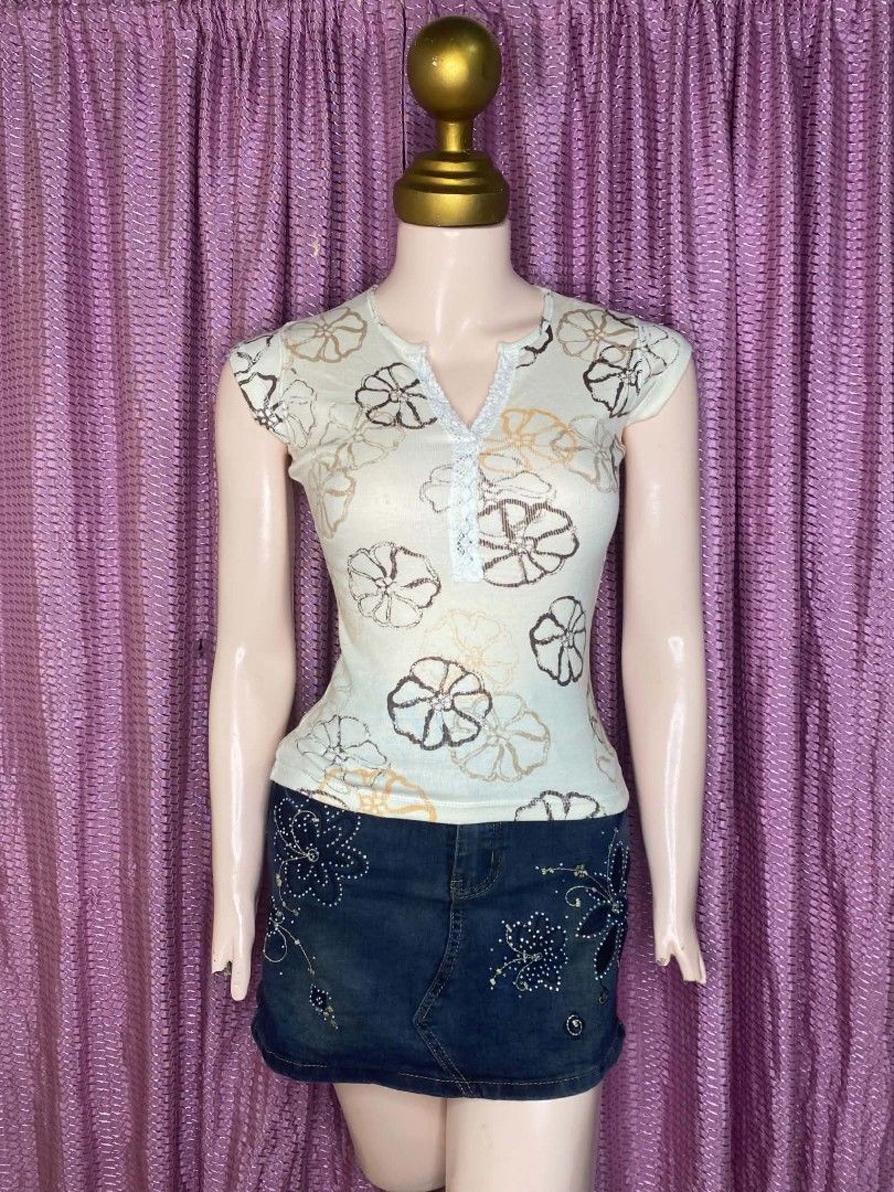 Y2K Style Tops Assorted Collection ✨ (Category: Blouses) located in Davao. Submitted by calli_2219 (Listing ID 1466786533, Image 2). Description: - Trendy Y2K style tops in multiple colors and designs - Variety of styles including Italian graphic tees, floral patterns, and sporty neon looks - Crafted for comfortable everyday wear - Versatile pieces that easily mix and match with denim skirts or jeans - Message us to check available styles and des