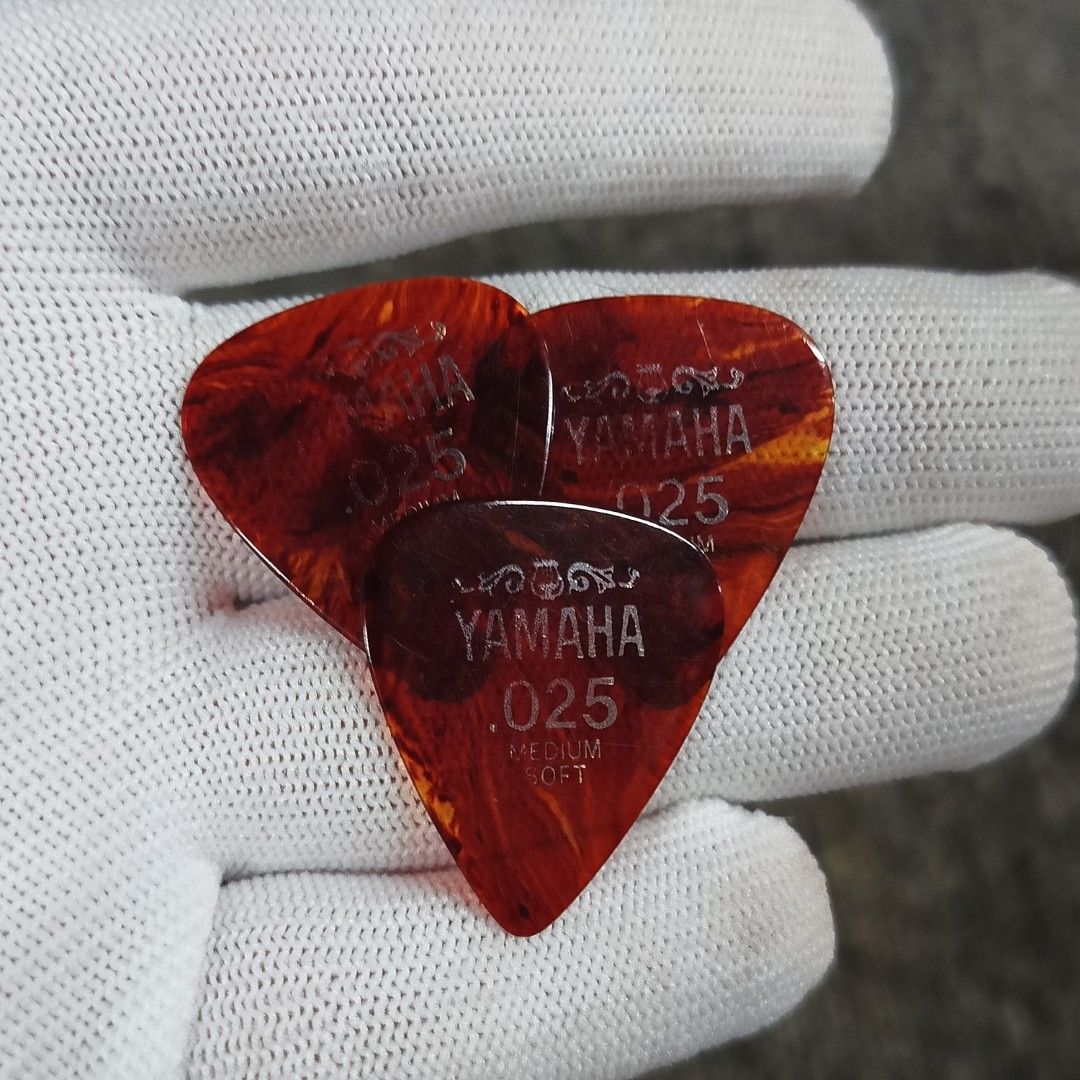 Yamaha Guitar Picks (Category: Vintage Collectibles) located in Meycauayan. Submitted by redmants2011 (Listing ID 1466775427, Image 3). Description: take all only with free 2 unbranded picks..