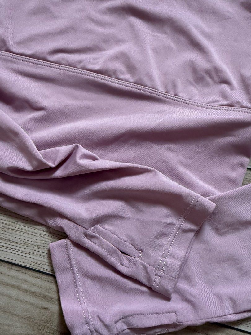 Yoga top (Category: Activewear) located in Manila. Submitted by mariadarna (Listing ID 1466863483, Image 2). Description: .
