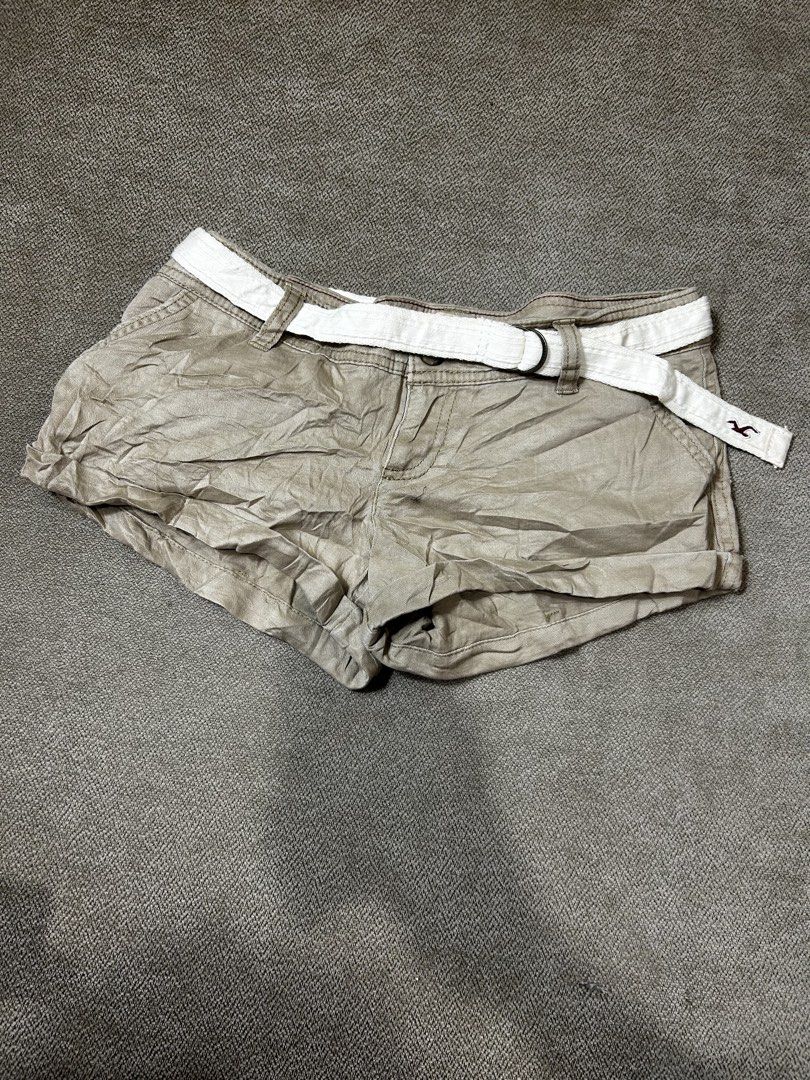 Ysl Shorts Hollister (Category: Shorts) located in Aurora. Submitted by purethrift07 (Listing ID 1466902667, Image 1). Description: 28-32 No issue Like new Dm me.