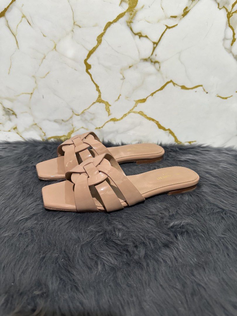 YSL tribute (Category: Flats & Sandals) located in Marikina City. Submitted by georgiaprelovestuff (Listing ID 1466883855, Image 3). Description: size 37 PLEASE READ BEFORE MAKING AN OFFER: 🔹No inclusions since this is preloved 🔹NO to low ballers please 🔹NO meetups due to busy schedule 🔹If you make an offer, please get the item let's not waste each other's time 🔹NO return NO exchange NO cancellation 🔹Please manage your expectation since all