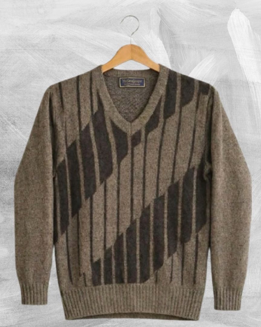 YSL V-Neck (Category: Coats, Jackets and Outerwear) located in Baguio. Submitted by baguiio_fiinds (Listing ID 1466859264, Image 1). Description: .