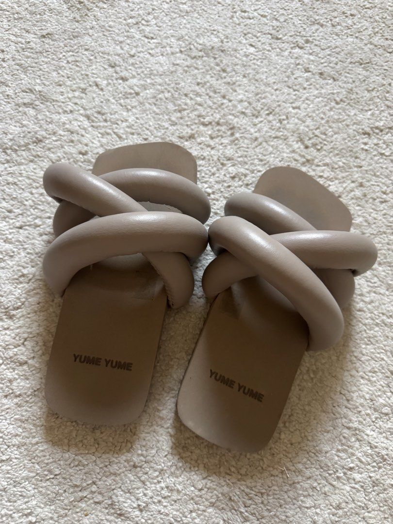 Yume Yume Tyre Slide (Category: Slippers and slides) located in Paranaque City. Submitted by closetanghelita (Listing ID 1466859122, Image 2). Description: Bought online on their site for 7k+ Size EU38 No more box already Still in very good condition.