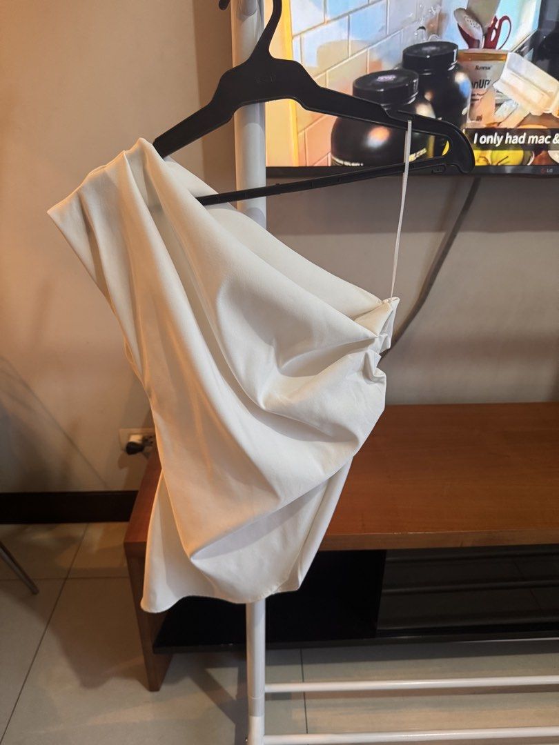 Zara asymmetrical top (Category: Blouses) located in Quezon City. Submitted by essief (Listing ID 1466918092, Image 1). Description: Zara asymmetrical top No issues Worn once only for a dinner No when worn photo.