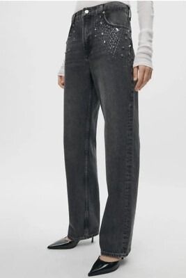 Zara Black Wash Denim Jeans (Category: Jeans) located in Pasig City. Submitted by closet_reframe (Listing ID 1466777920, Image 1). Description: Good condition. Quality denim with a comfortable fit. No major flaws. easy to style, worn once. Top, bag and shoes are also for sale! S: L.