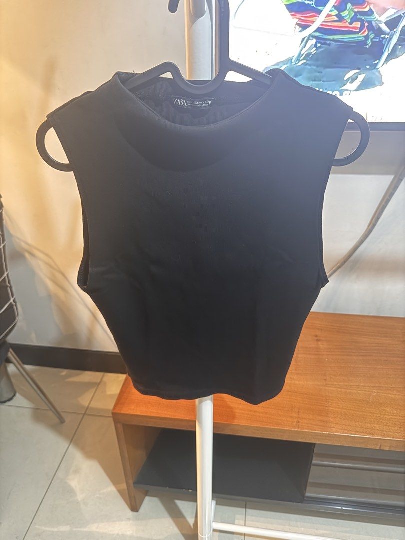 Zara cropped top (Category: Sleeveless) located in Quezon City. Submitted by essief (Listing ID 1466921220, Image 1). Description: No issues RFS: Sizing up Cropped style and ribbed Fitted top Nice to be worn casually or even in the office No when worn photos .