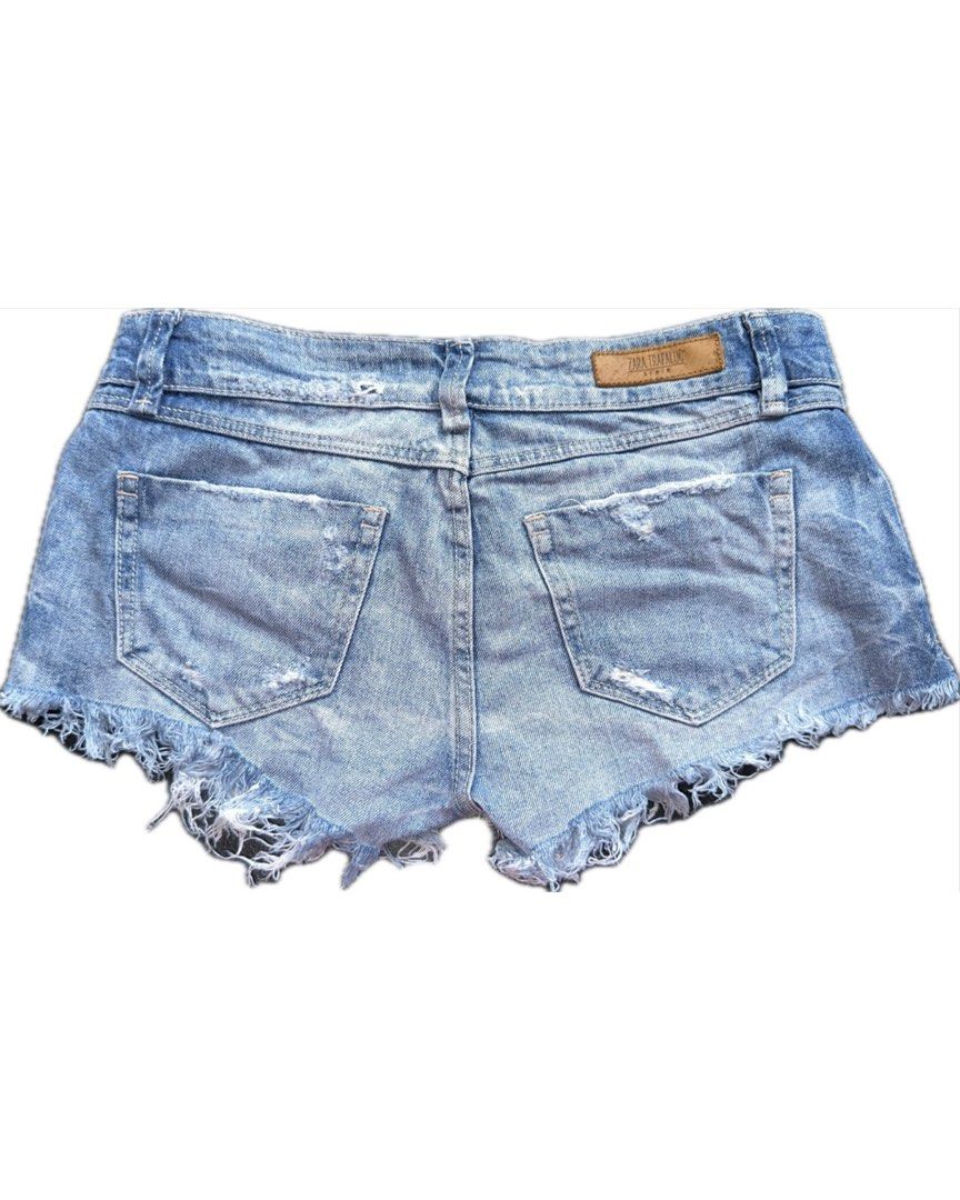 Zara denim short (Category: Shorts) located in Bacoor. Submitted by pickedbykoko (Listing ID 1466915492, Image 2). Description: Zara Brand: Z4ra Size: 29-30 inches Length: 7.5 inches Condition: Excellent 🏷 ₱149.00 Code: K01 .