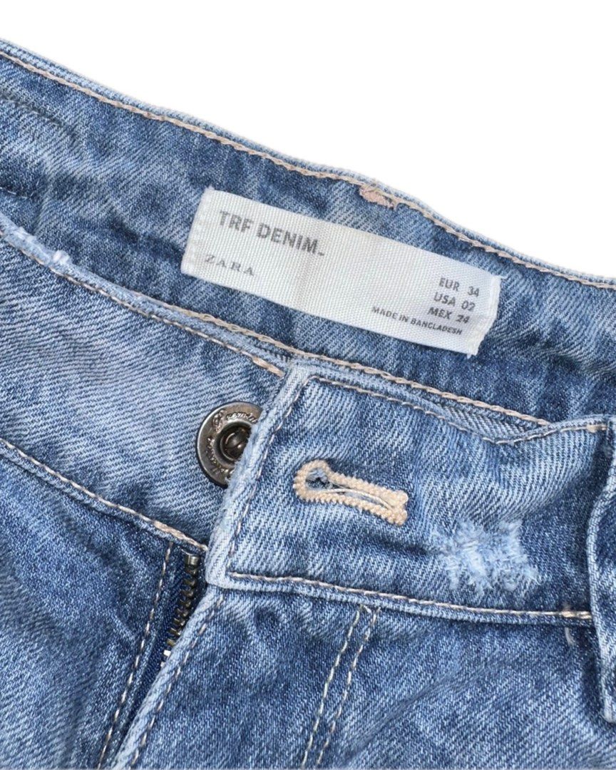 Zara denim short (Category: Shorts) located in Bacoor. Submitted by pickedbykoko (Listing ID 1466915492, Image 3). Description: Zara Brand: Z4ra Size: 29-30 inches Length: 7.5 inches Condition: Excellent 🏷 ₱149.00 Code: K01 .