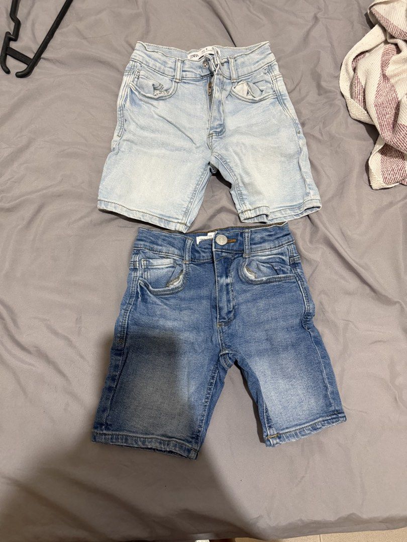 Zara denim shorts bundle (Category: Babies & Kids Fashion) located in Quezon City. Submitted by wonderrv18 (Listing ID 1466897337, Image 1). Description: - Set of 2 Zara denim shorts: Light wash and medium blue wash - Size: Fits size 6 - Features: Standard front/back pockets, belt loops, and button closures - Material: Durable, high-quality denim Original Zara Size 6 but runs small fits 3-5 yrs old Garterized Waist.