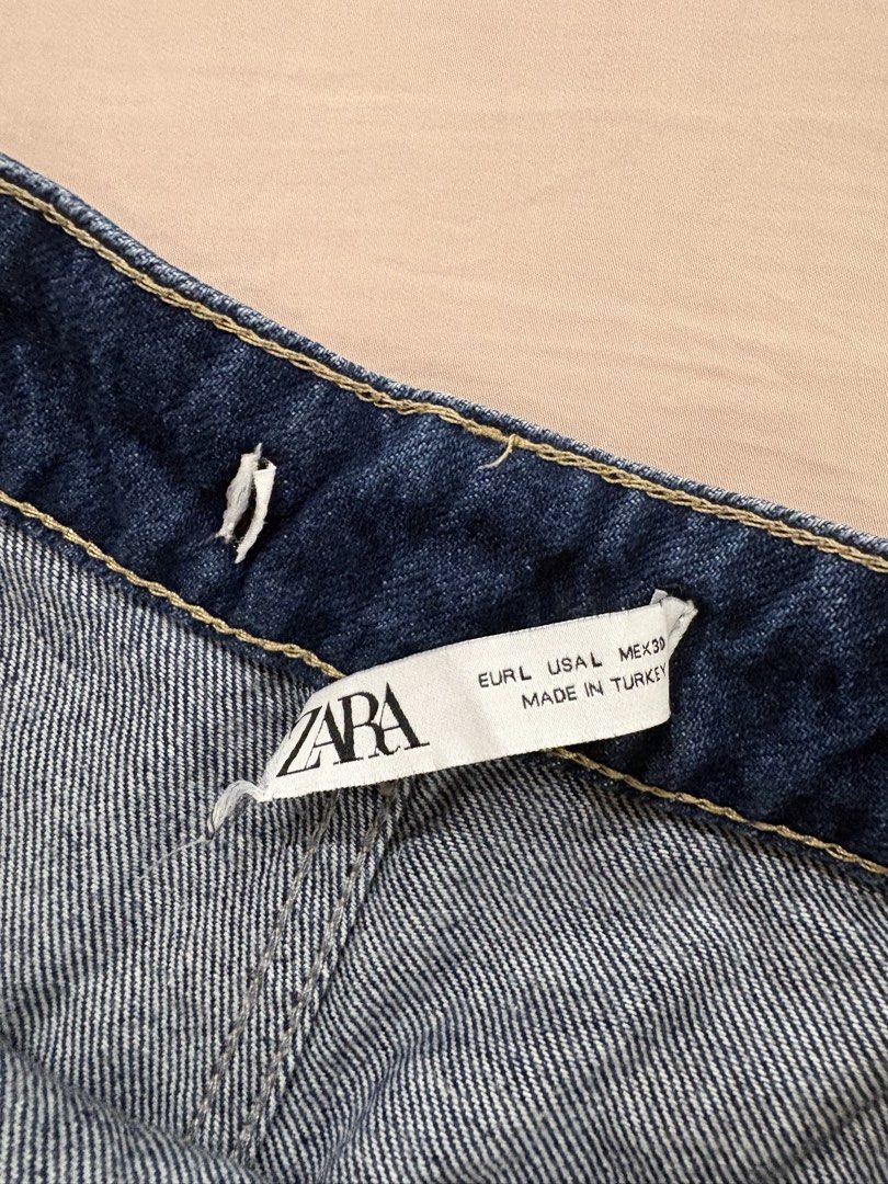 Zara Denim Skort (Category: Skirts) located in Davao. Submitted by lovedbylt (Listing ID 1466934948, Image 3). Description: Brand: Zara Type: Denim Skort Size: L Condition: 8/10 flawed tag mop: gcash/bdo mod: j&t (sf buyer).