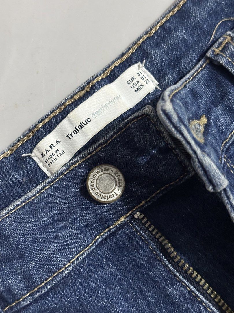 Zara high waist shorts (Category: Shorts) located in Manila. Submitted by brownbutterlatte (Listing ID 1466891948, Image 3). Description: Used with care. Soft denim & stretchable. Can fit S-Semi med. RFS: Too many denim shorts. HELPING TAGS Zara H&m Uniqlo Bershka Stradivarius Cotton on Cos Editor’s Market Zalora Love Bonito Love Ara Beyond collective Miu the label Araw the line Muni muni Halo halo Nin yang .
