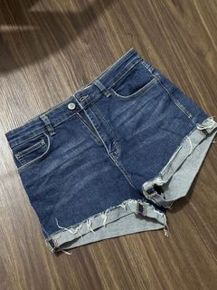 (Category: ) located in . Submitted by brownbutterlatte (Listing ID 1466891948, Image 1). Description: .