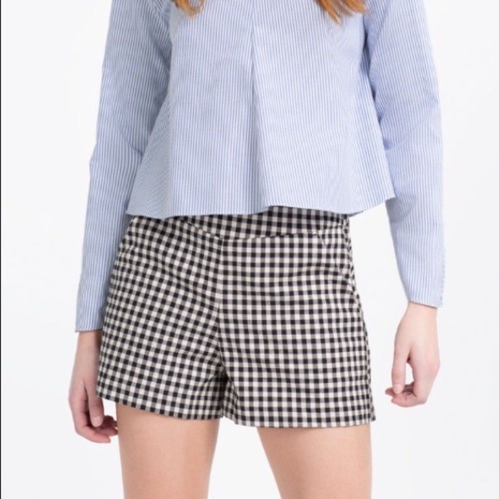 ZARA High-Rise Gingham Black & White Shorts (Category: Shorts) located in Mexico. Submitted by jadepreloved.239 (Listing ID 1466944843, Image 2). Description: Zara High-Rise Gingham Shorts Brand new without paper tags Nawash lang, never used HQ! super cute in actual Perfect for casual fits Medium on tag (can fit 28-30 waist).