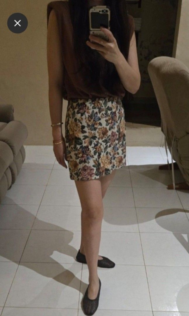 Zara Jacquard Skirt Small (Category: Skirts) located in Manila. Submitted by silentphoenix.799537 (Listing ID 1466809699, Image 3). Description: All dimension posted na sa pics..