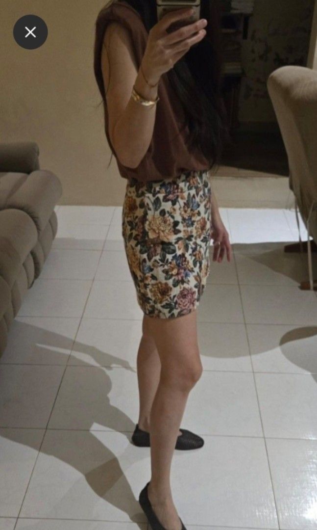 Zara Jacquard Skirt Small (Category: Skirts) located in Manila. Submitted by silentphoenix.799537 (Listing ID 1466809699, Image 2). Description: All dimension posted na sa pics..