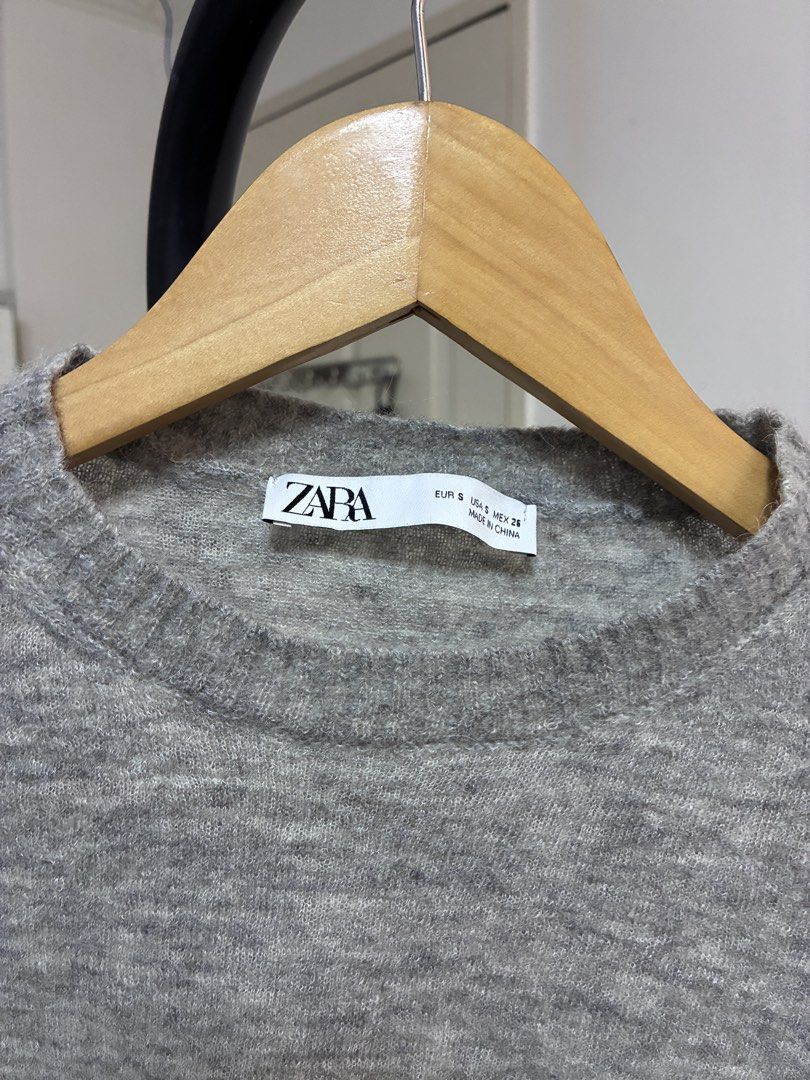 Zara knit sweatshirt - XS-S (Category: Longsleeves) located in Manila. Submitted by jdjdnxei (Listing ID 1466862156, Image 3). Description: fits xs-s, lightweight, almost like new.