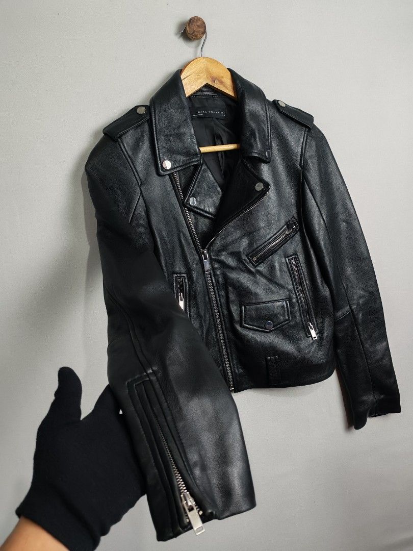 Zara Leather Biker Jacket (Category: Coats, Jackets and Outerwear) located in Baguio. Submitted by luxuryph2600_eric (Listing ID 1466778200, Image 3). Description: Zara Leather Biker Jacket 📌 Details⬇️⬇️⬇️ 📍Excellent Condition 📍Dimes 18*22 📍Color Rate 10/10 📍Size Small- Medium 💰 PRICE 2000 FREE SHIPING 📌Loc. Baguio City Shipping Via J&T Reminder : Items are Thrifted and carefully Selected from Thrift Stores/Box/Bales Photos are Provided fo