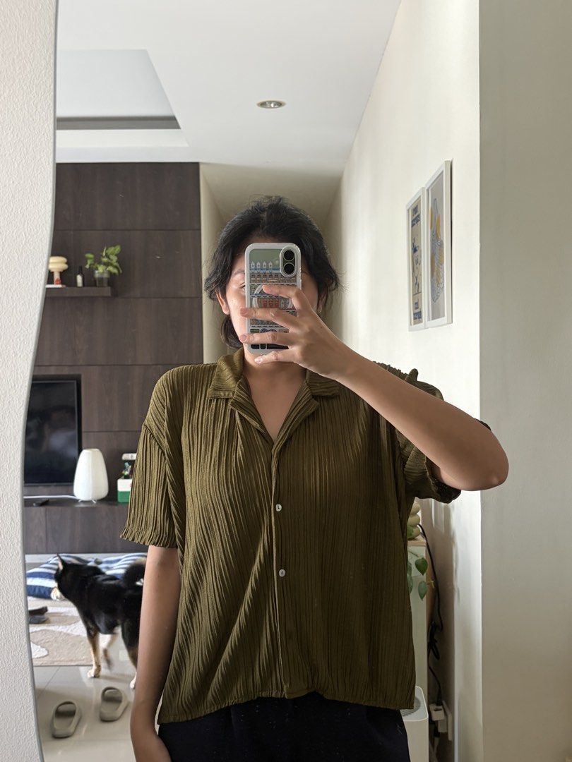 Zara Olive Green Button Up (Category: Shirts) located in Manila. Submitted by preloved.rlb (Listing ID 1466793732, Image 1). Description: .