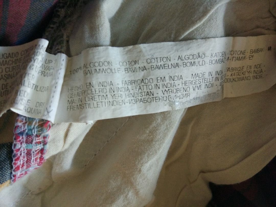 Zara Patchwork Cargo Short 35 actual (Category: Shorts) located in Pasay City. Submitted by denimdude.ph (Listing ID 1466854624, Image 3). Description: .