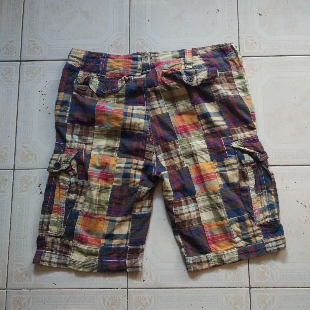 Zara Patchwork Cargo Short 35 actual (Category: Shorts) located in Pasay City. Submitted by denimdude.ph (Listing ID 1466854624, Image 2). Description: .