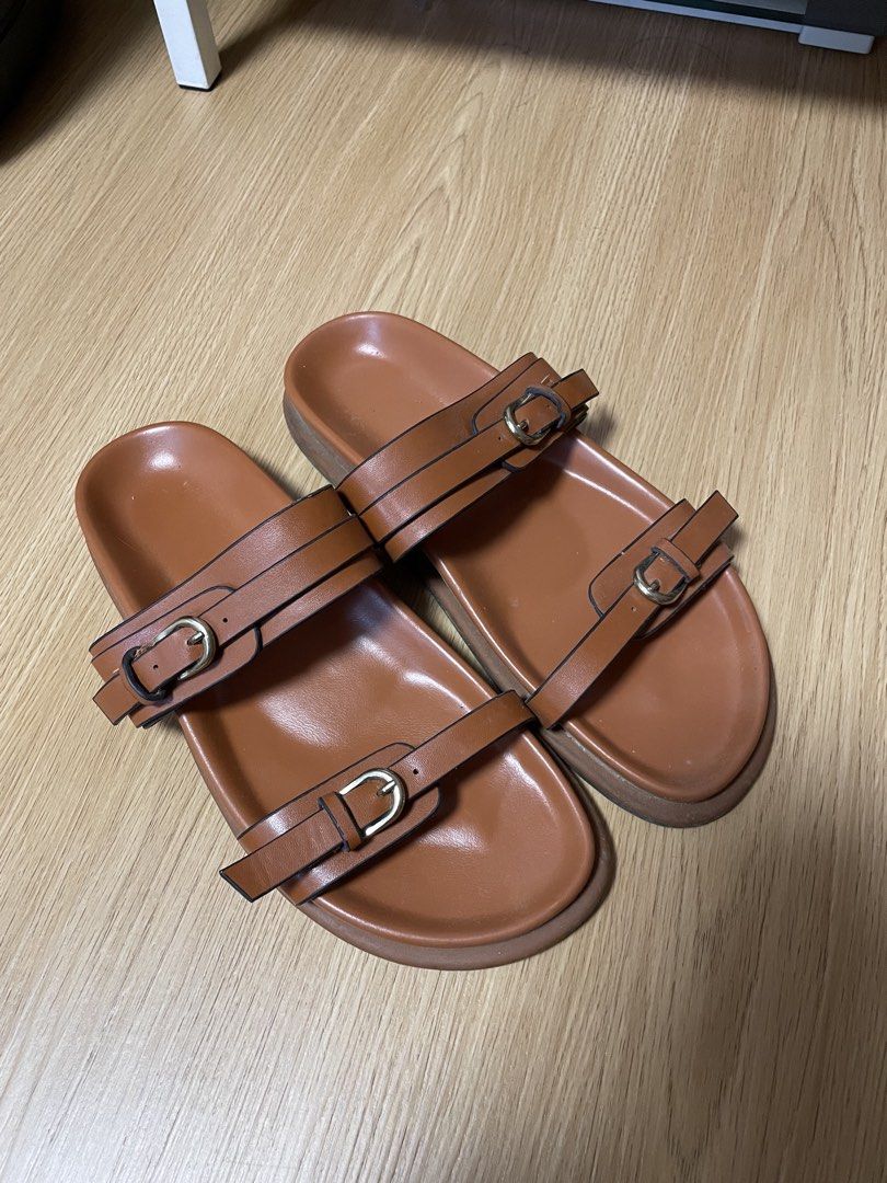 Zara Sandals (Category: Slippers and slides) located in Manila. Submitted by abbie0309296694 (Listing ID 1466805536, Image 2). Description: .