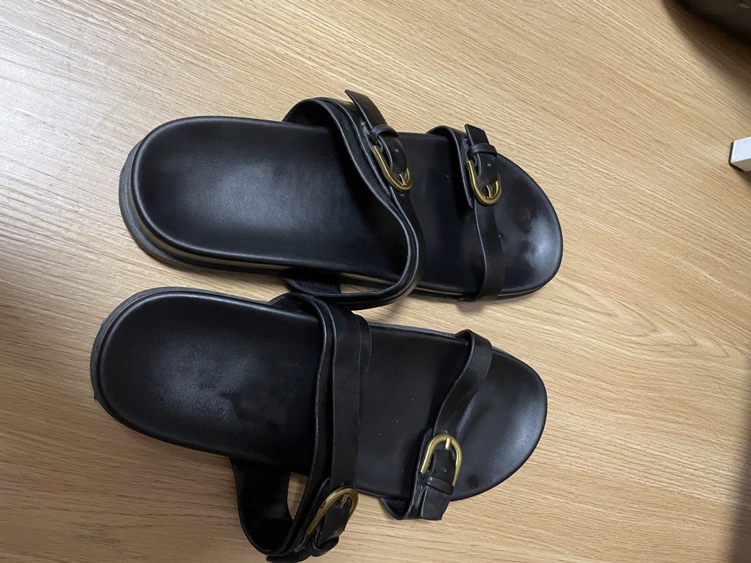 Zara Sandals (Category: Slippers and slides) located in Manila. Submitted by abbie0309296694 (Listing ID 1466805781, Image 3). Description: .