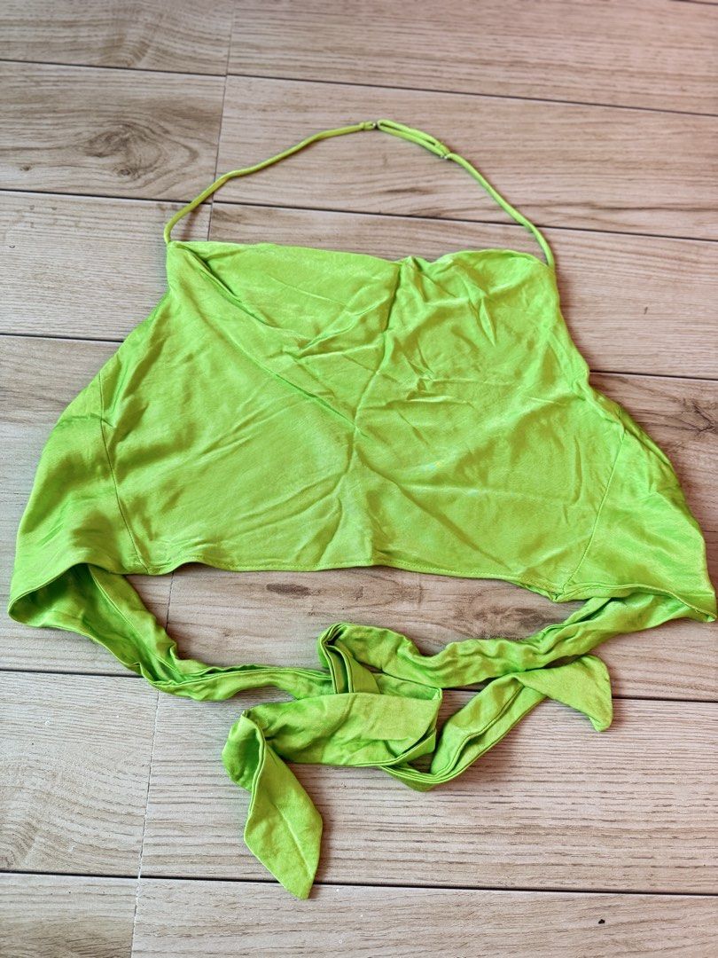 Zara sexy top (Category: Sleeveless) located in Manila. Submitted by mariadarna (Listing ID 1466864303, Image 1). Description: original zara green top.