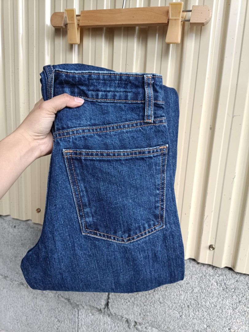 ZARA STRAIGHT JEANS (Category: Jeans) located in Buguias. Submitted by leeyyy_sa (Listing ID 1466874421, Image 2). Description: ZARA STRAIGHT JEANS Size 22 on tag 25/26 via tape measure Length: 43 High waist (10" rise) HARD DENIM NON STRETCH EXCELLENT CONDITION.