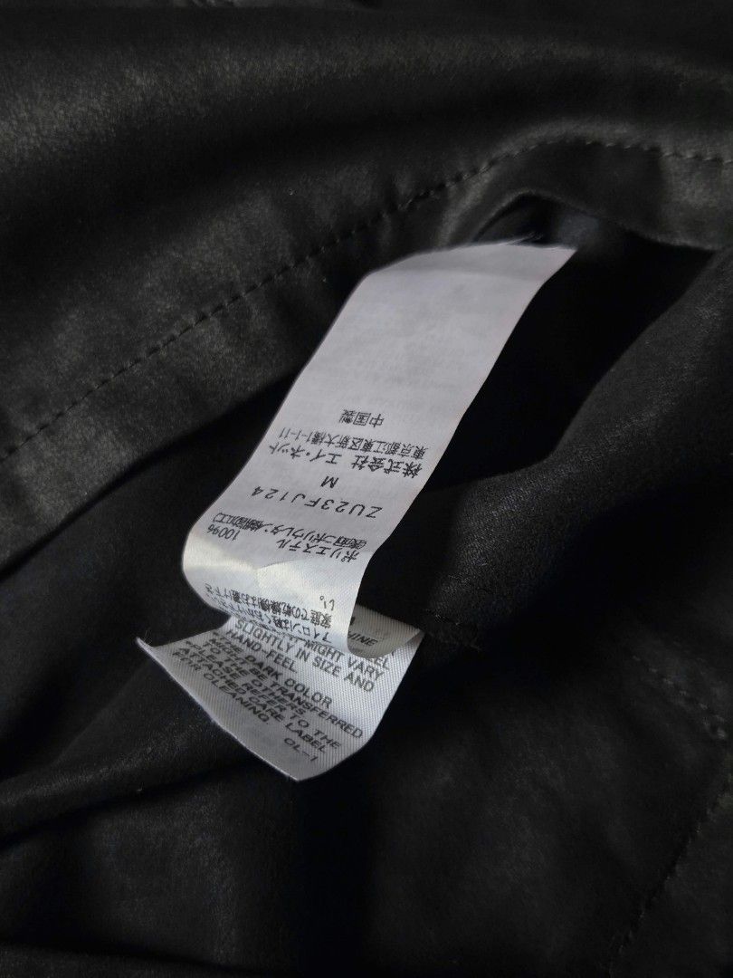 Zucca Black Polyurethane Coated Crewneck Sweater Size M (Category: Coats, Jackets and Outerwear) located in Rizal. Submitted by stoo_cee (Listing ID 1466797749, Image 3). Description: Zucca Black Polyurethane Coated Crewneck 25 x 24-27 Large 9.3/10 .
