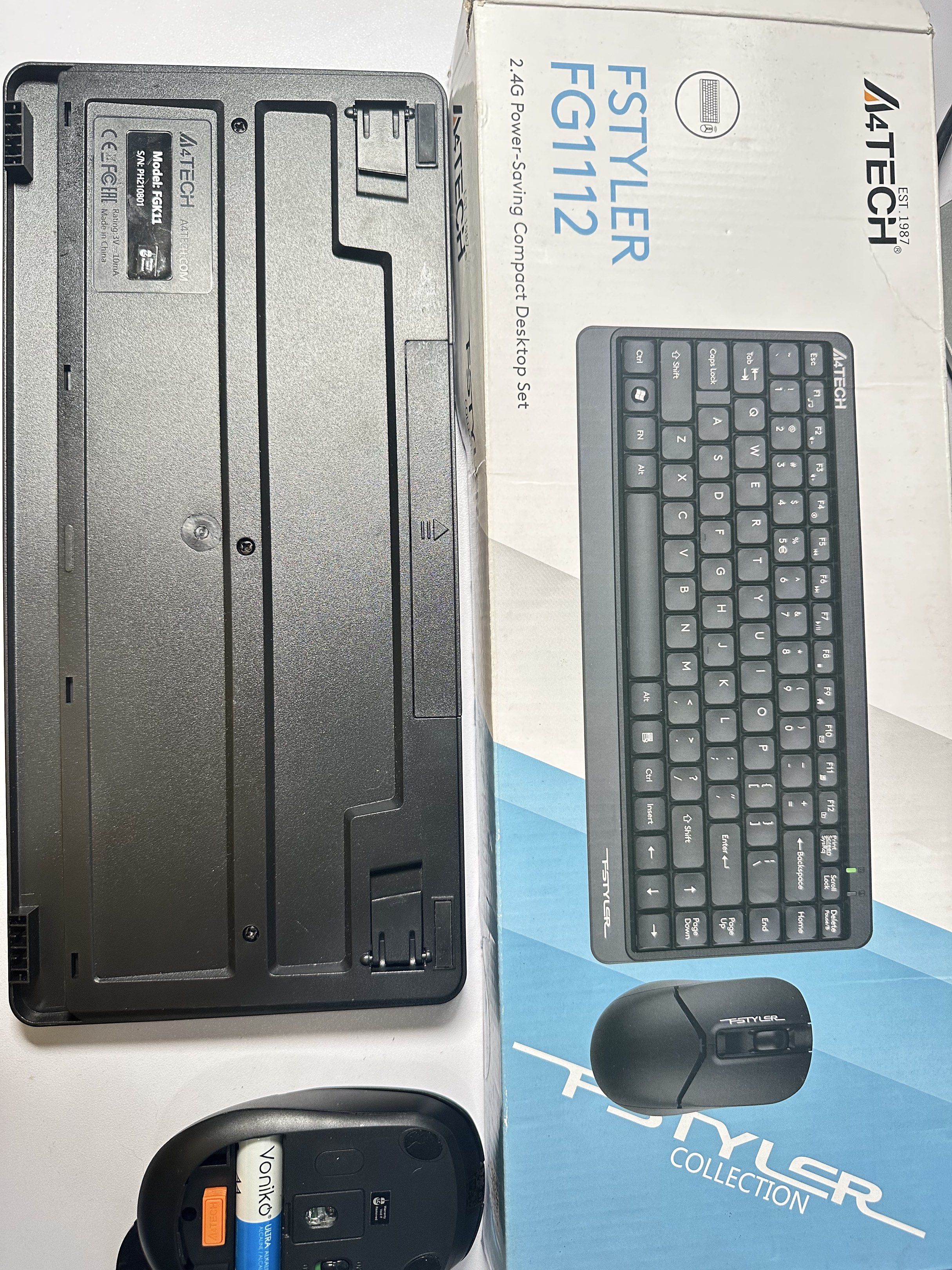 A4Tech FSTYLER FG1112 Wireless Keyboard and Mouse (Category: Computer Keyboard) located in Taguig. Submitted by ylluhhhh (Listing ID 1419189533, Image 3). Description: - A4Tech FSTYLER FG1112 Wireless Desktop Set - Includes a wireless keyboard and mouse - Keyboard features a compact layout - Mouse uses AA batteries (included) - 2.4G wireless connectivity.