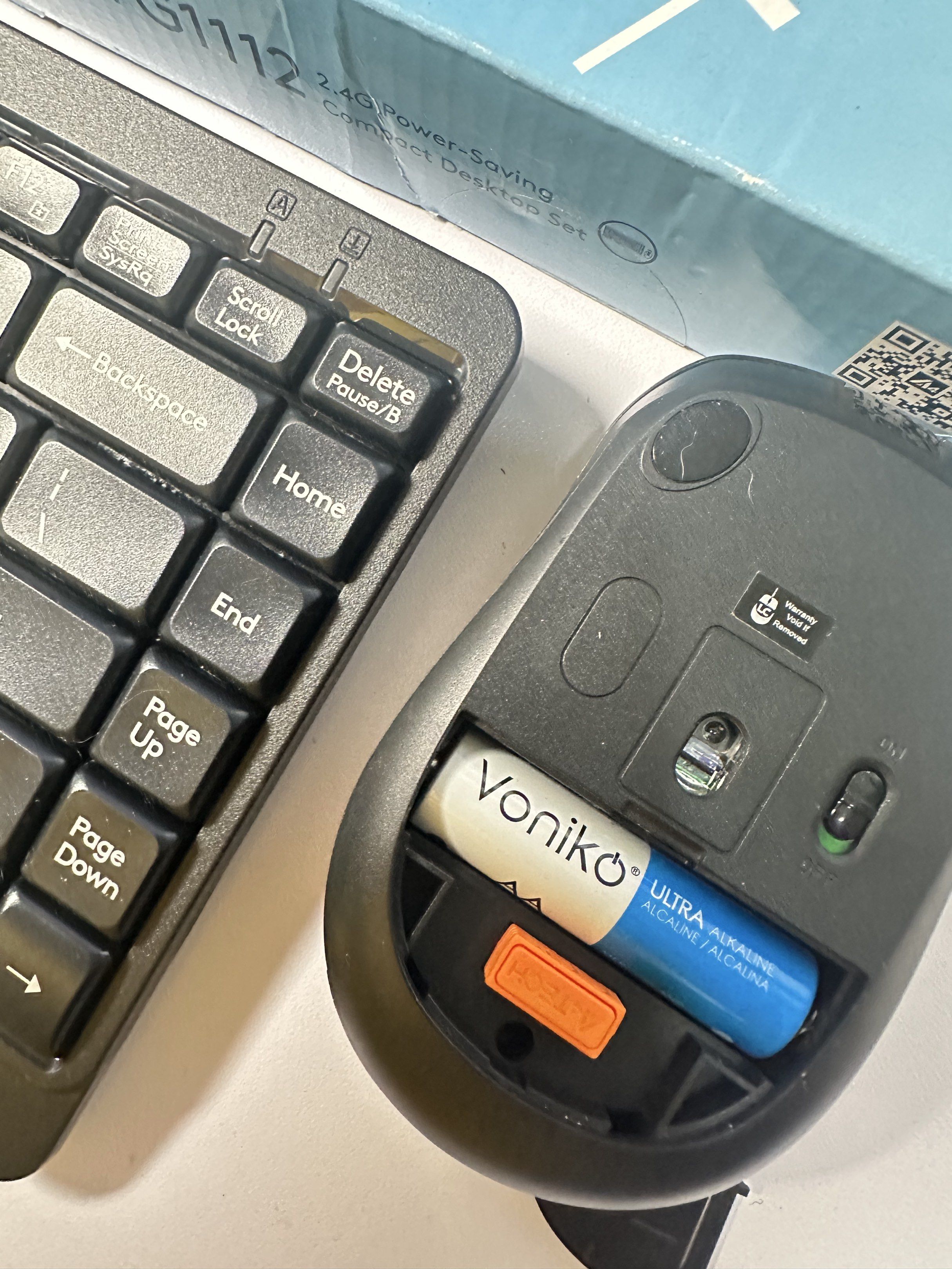 A4Tech FSTYLER FG1112 Wireless Keyboard and Mouse (Category: Computer Keyboard) located in Taguig. Submitted by ylluhhhh (Listing ID 1419189533, Image 2). Description: - A4Tech FSTYLER FG1112 Wireless Desktop Set - Includes a wireless keyboard and mouse - Keyboard features a compact layout - Mouse uses AA batteries (included) - 2.4G wireless connectivity.