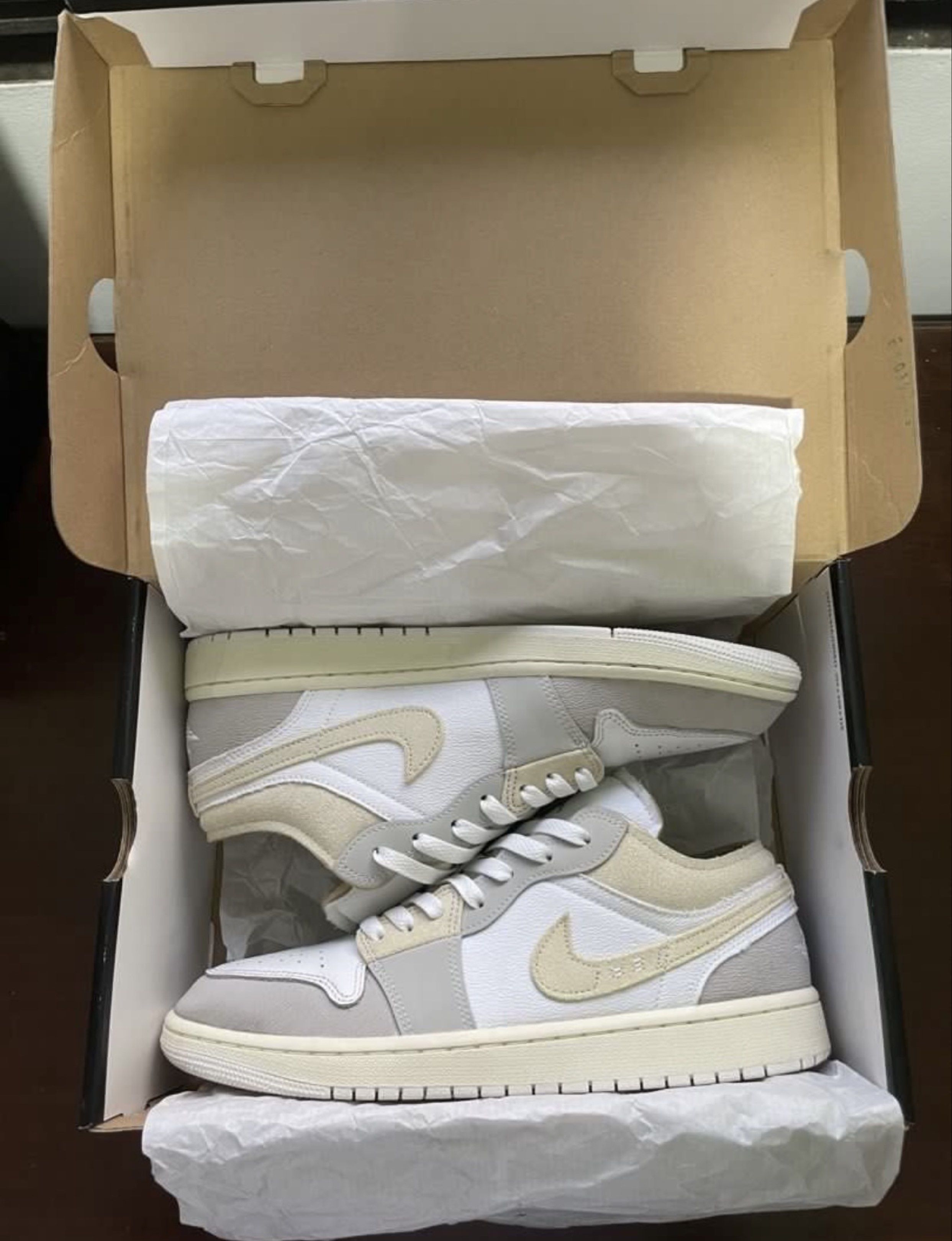 Air Jordan 1 Low SE Craft (Category: Sneakers) located in Quezon City. Submitted by argonlab (Listing ID 1418987550, Image 2). Description: ⚠️⚠️ FOR SALE ⚠️⚠️ Used Jordan 1 low SE craft - Inside Out "Tech Grey" Size US 9.5mens Bought from Nike App Complete with box 2,800 php only‼️ .