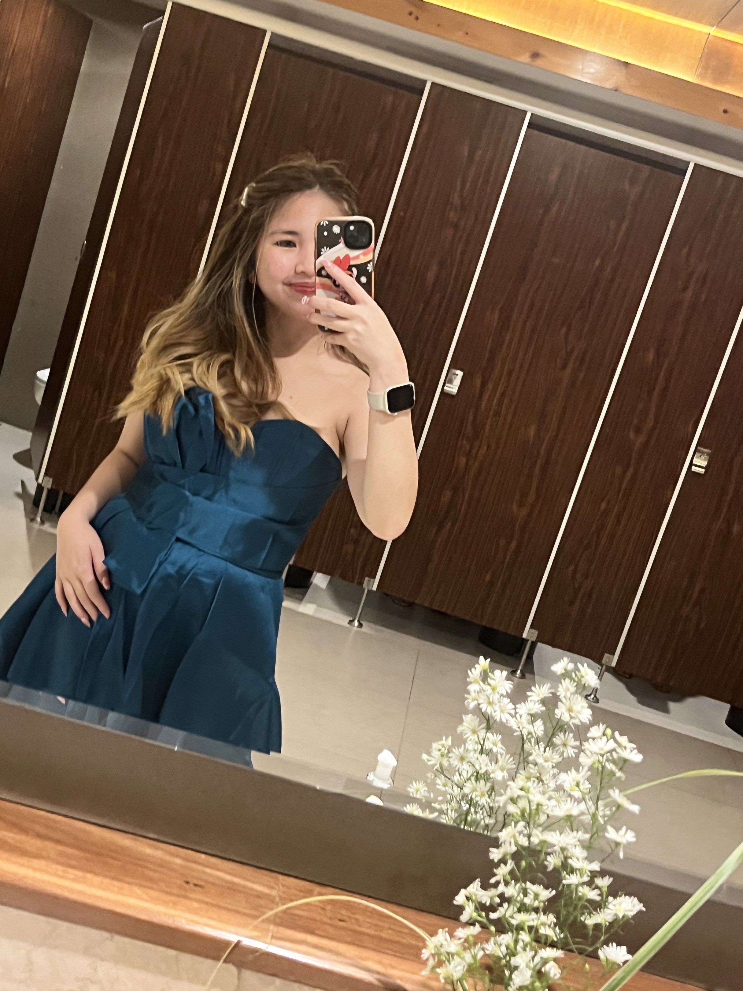 Apartment8 Vittoria Gown (Emerald) (Category: Evening dresses & gowns) located in Quezon City. Submitted by declutterwithgel (Listing ID 1419167522, Image 3). Description: OG SRP: 5980 Bluish sa pics but green talaga siya.