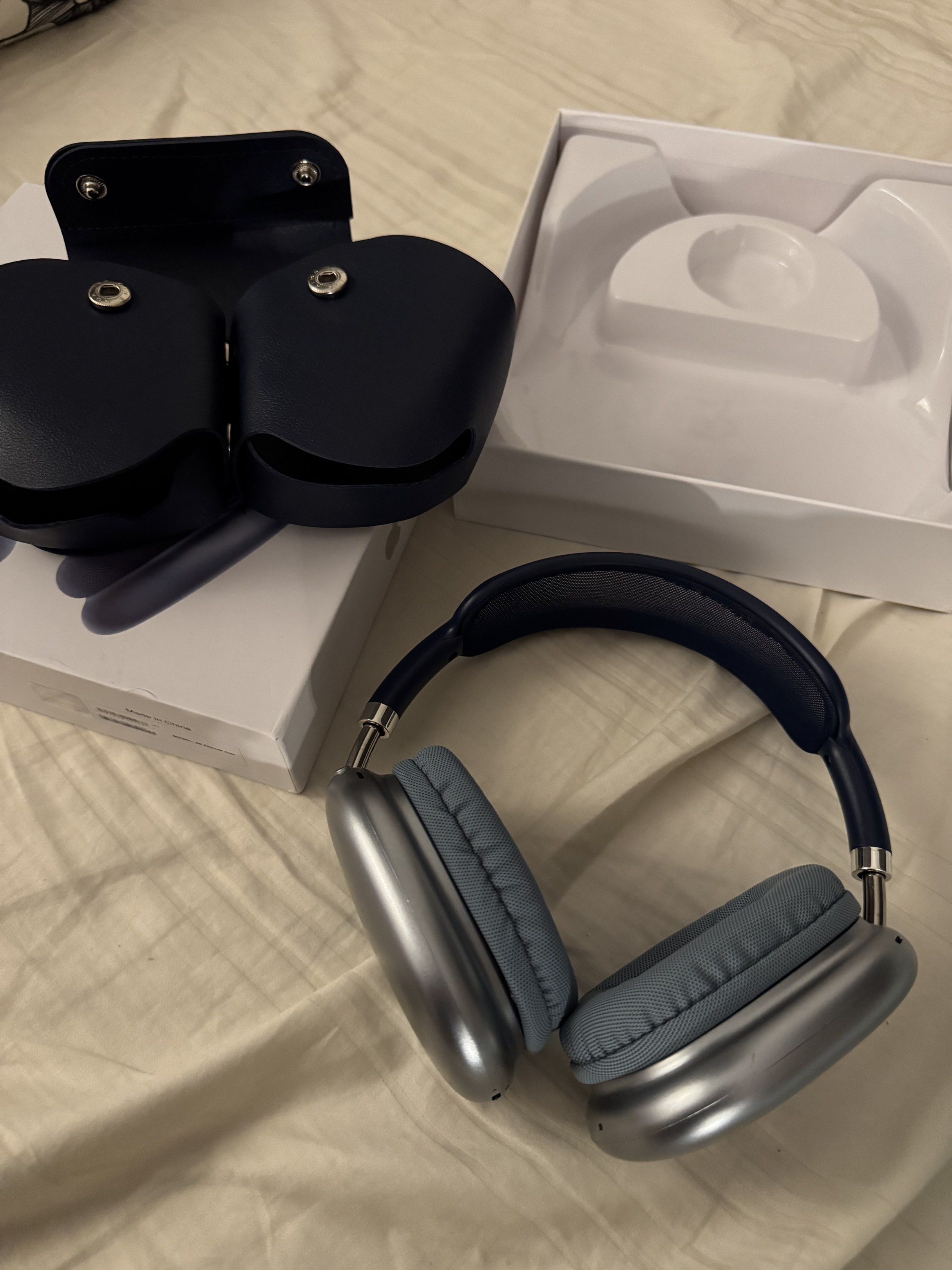 Apple AirPods Max REPLICA (Category: Headphones & Headsets) located in Paranaque City. Submitted by closette.de.liatina (Listing ID 1419136640, Image 3). Description: - Apple AirPods Max (Blue) - Includes box and carrying case - Bluetooth connectivity - Features Digital Crown - Media controls REPLICA ONLY 🩵 (Fake) but detected as Airpod Max on iPhone or iPad .