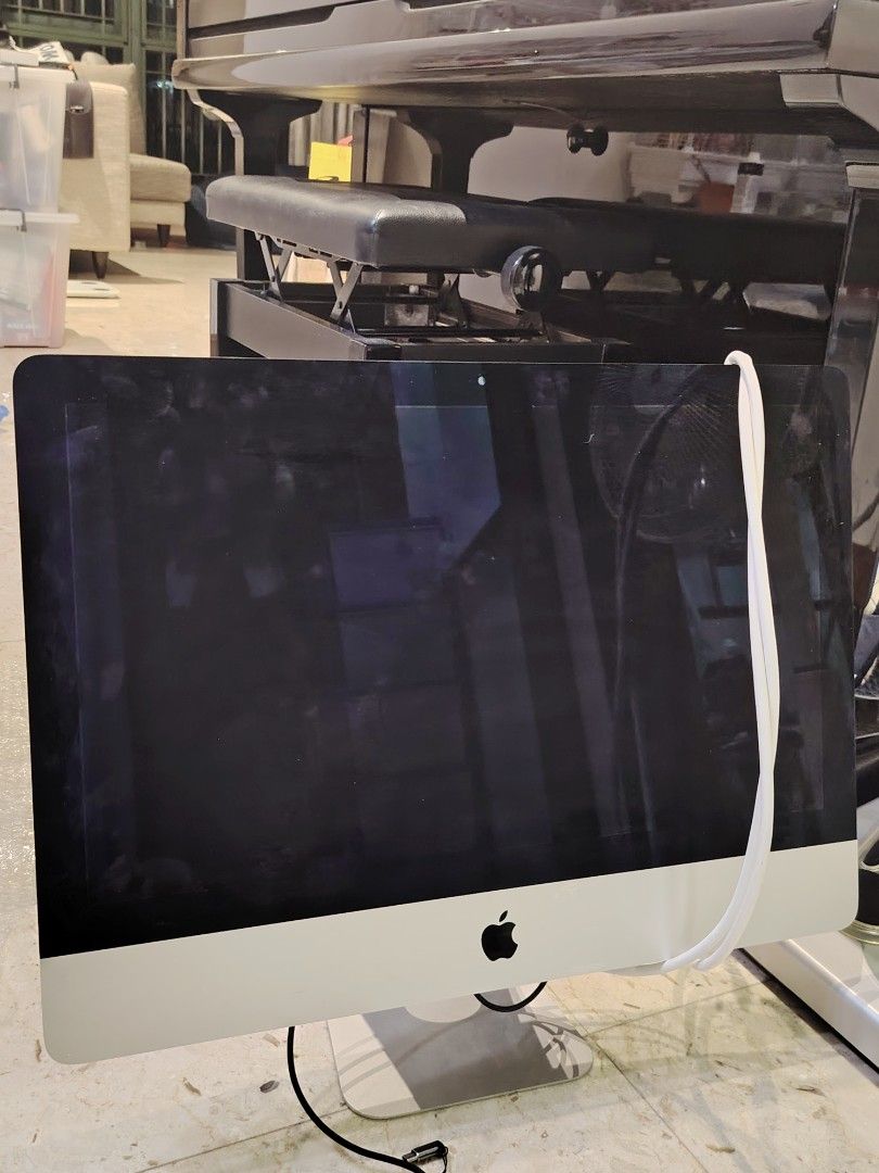 Apple iMac 2015 with keyboard and mouse65561096579201113