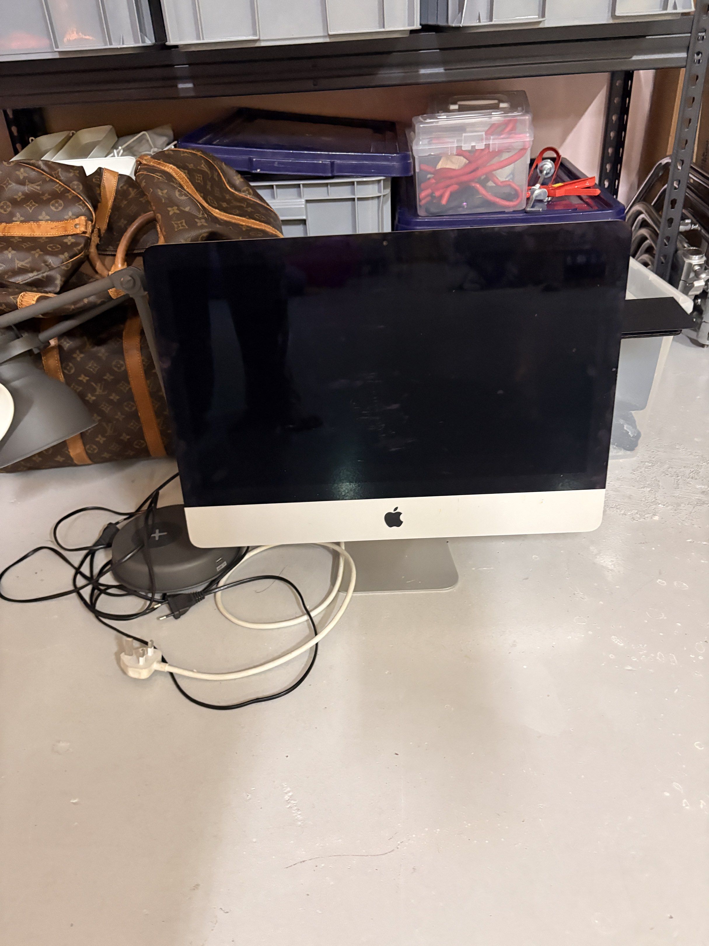 Apple iMac Desktop Computer65561096494210110